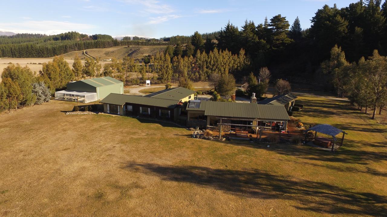 Mt Maude Country Lodge Lake Hāwea Dış mekan fotoğraf